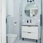 Apartment Easy Rent- Wronska 3d, Free Parking, 24h Check-in *