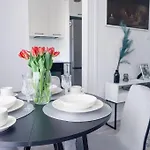 Easy Rent- Wronska 3d, Free Parking, 24h Check-in